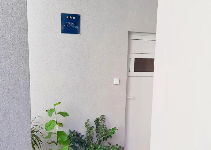 Apartman Desire Split